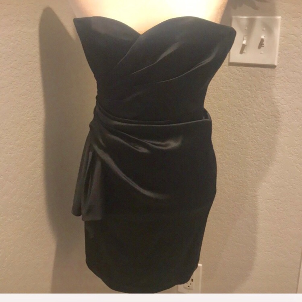 White House / Black Market like new black dress - Picture 2 of 6